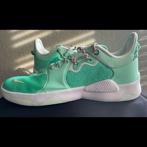 Mens| Size 13| Nike PG 5| Paul George| Play for the Future